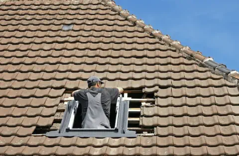 Pose de velux - Saint-Germain-sur-Ille